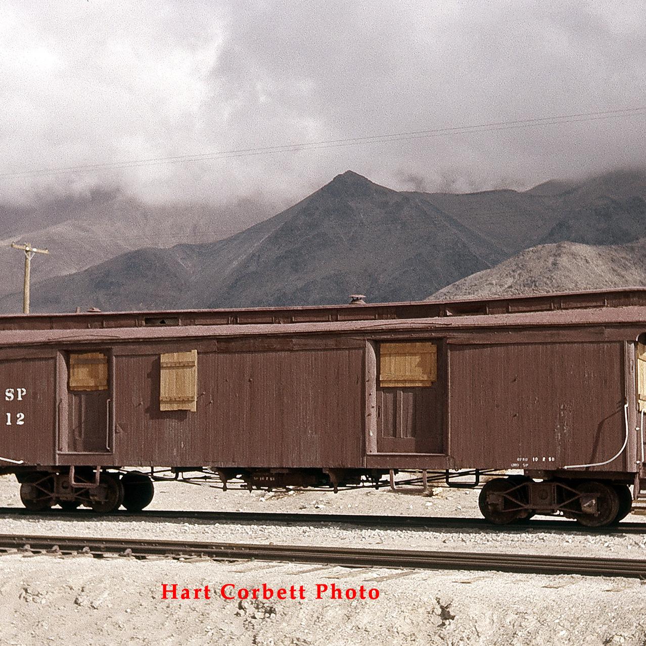 Wood Baggage Car #12, Owenyo (and Hart's 49 Ford).