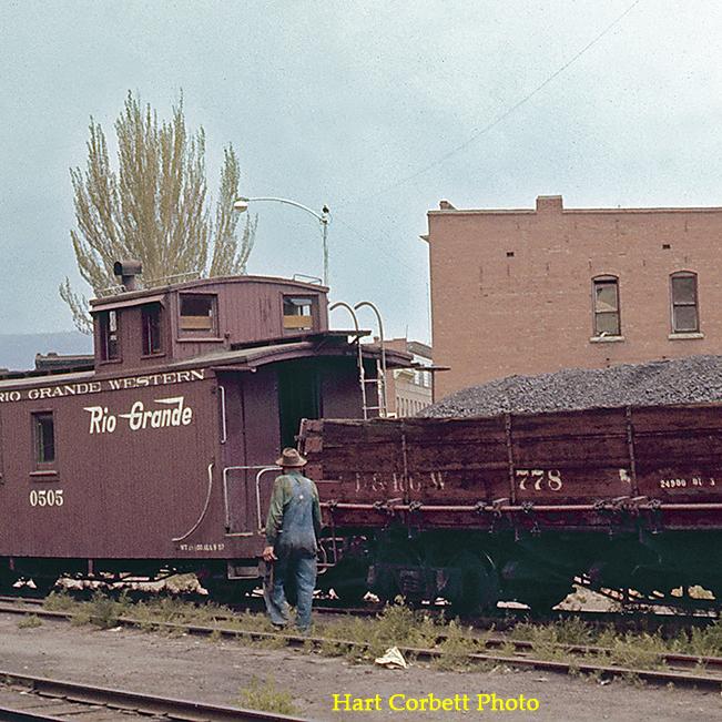 078-15-Depot,-Caboose-0505,-D.B.-Gon.-778,-Durango,-7-28-60-v.3-(text)