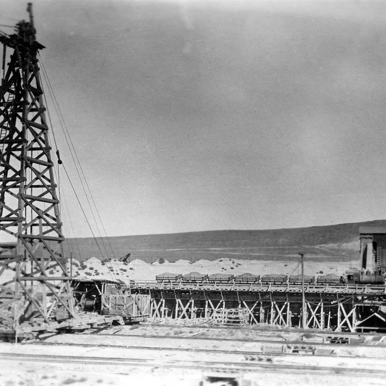 Lahontan-train-at-tram tower-ca-1914