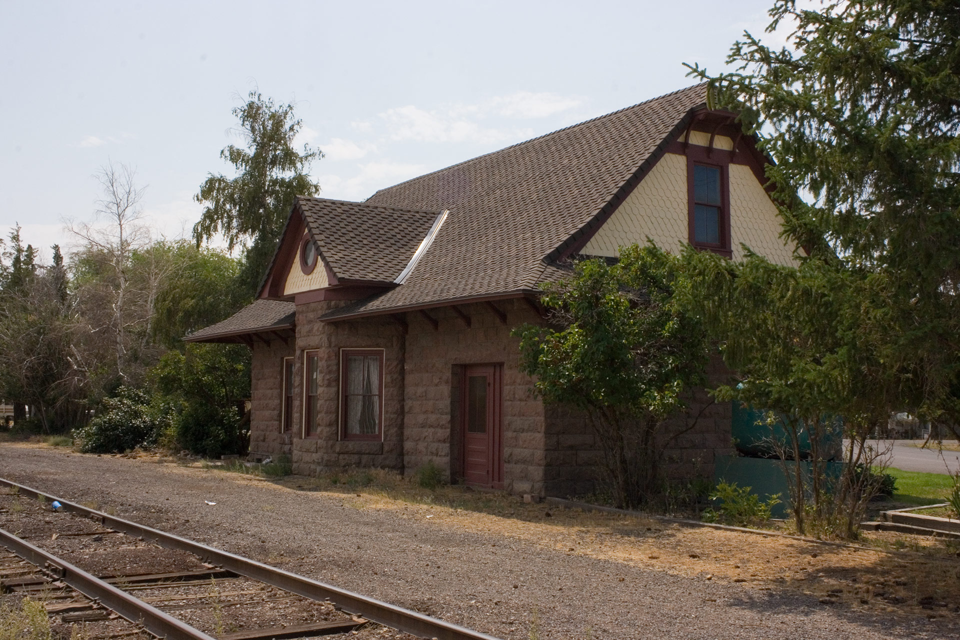 Alturas-depot-track-side