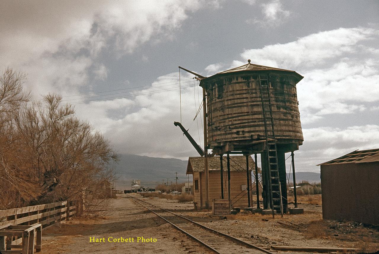 Keeler Water Tank (View-South).