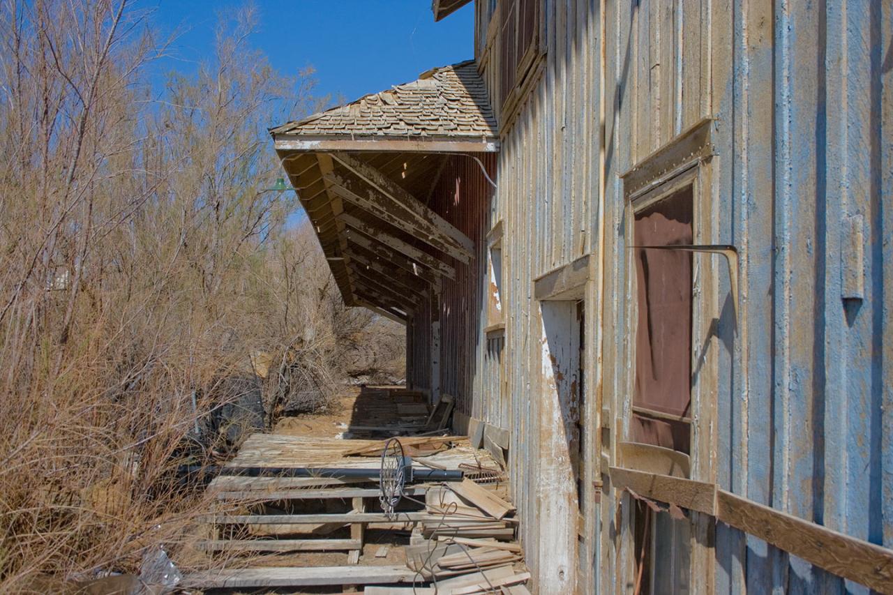 Keeler-Depot-North-Platform-Side