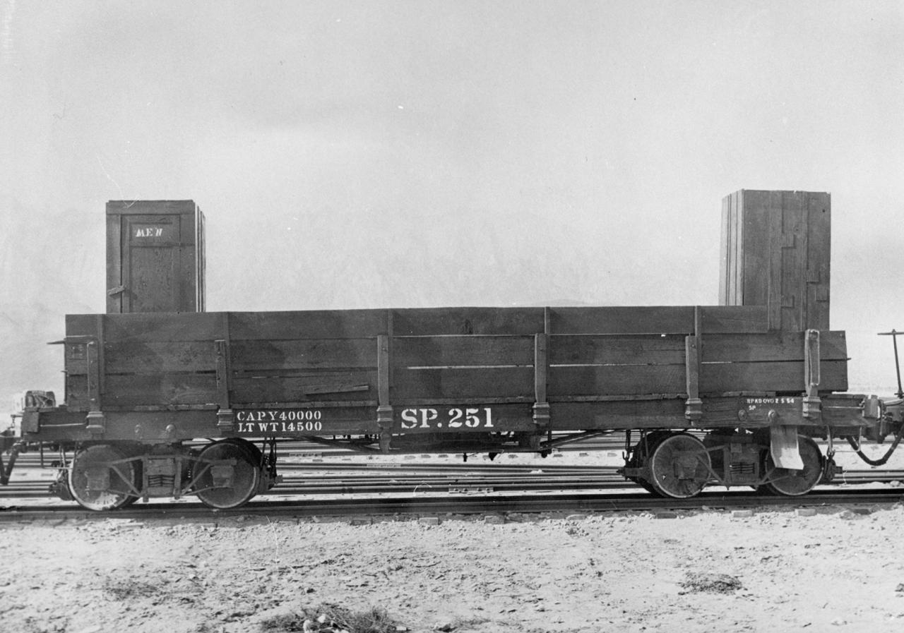 Gondola / Flat Car #251 as an excursion car