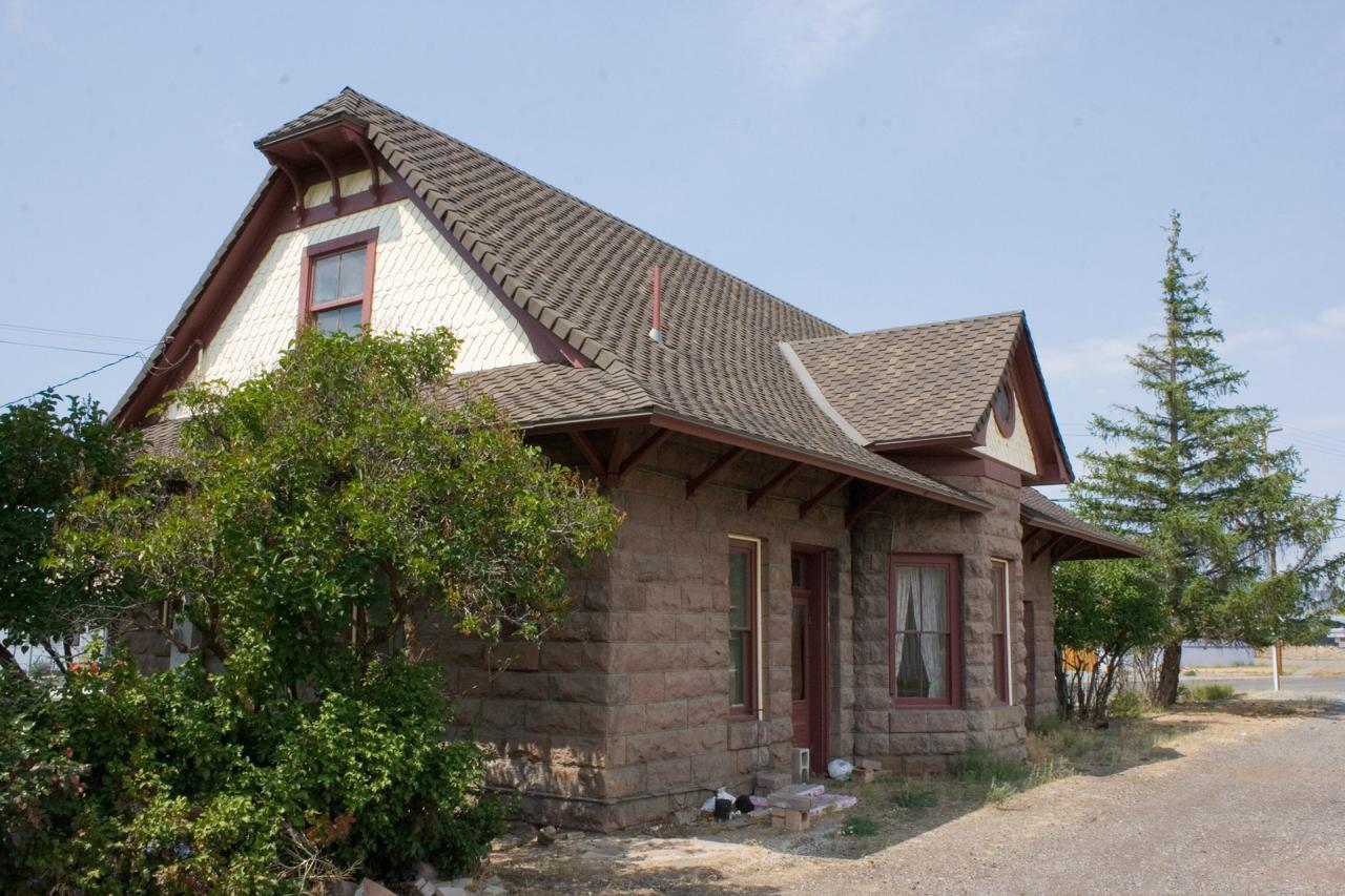 Alturas-depot-trackside-2