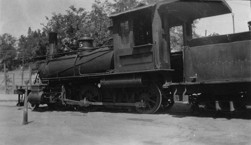 #5 waiting in Colfax 1924.