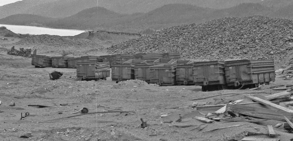 Jualpa-ore-cars-in-sand