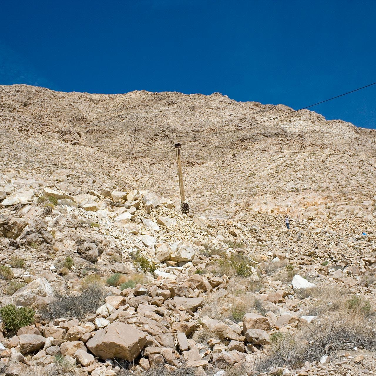 Mock-upper-derrick-from-below