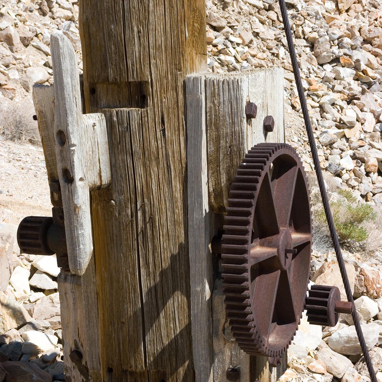 Mock-upper-derrick-winch-detail