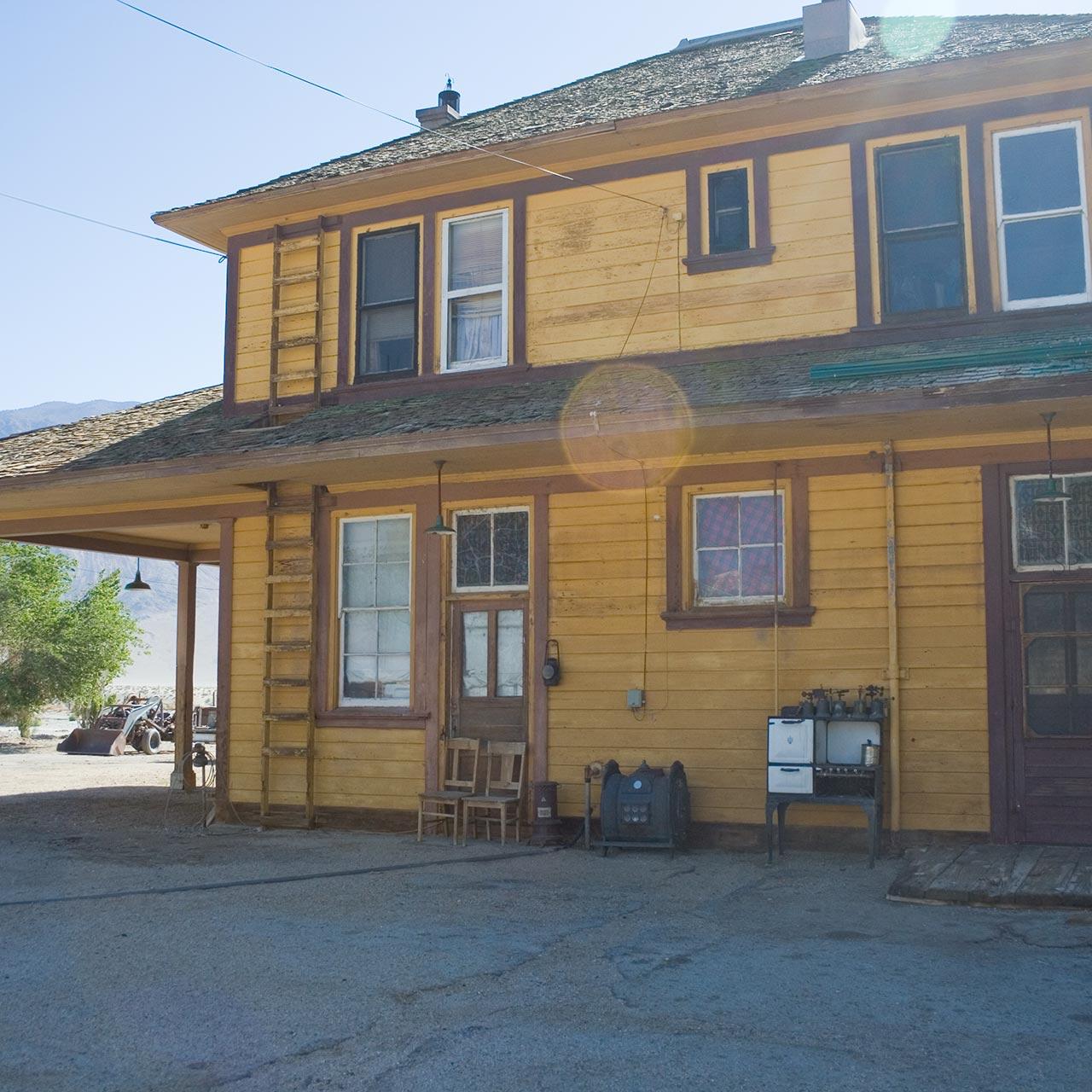 Lone-Pine-depot-rear