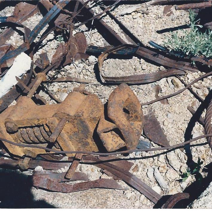 Relief Dam flat car coupler