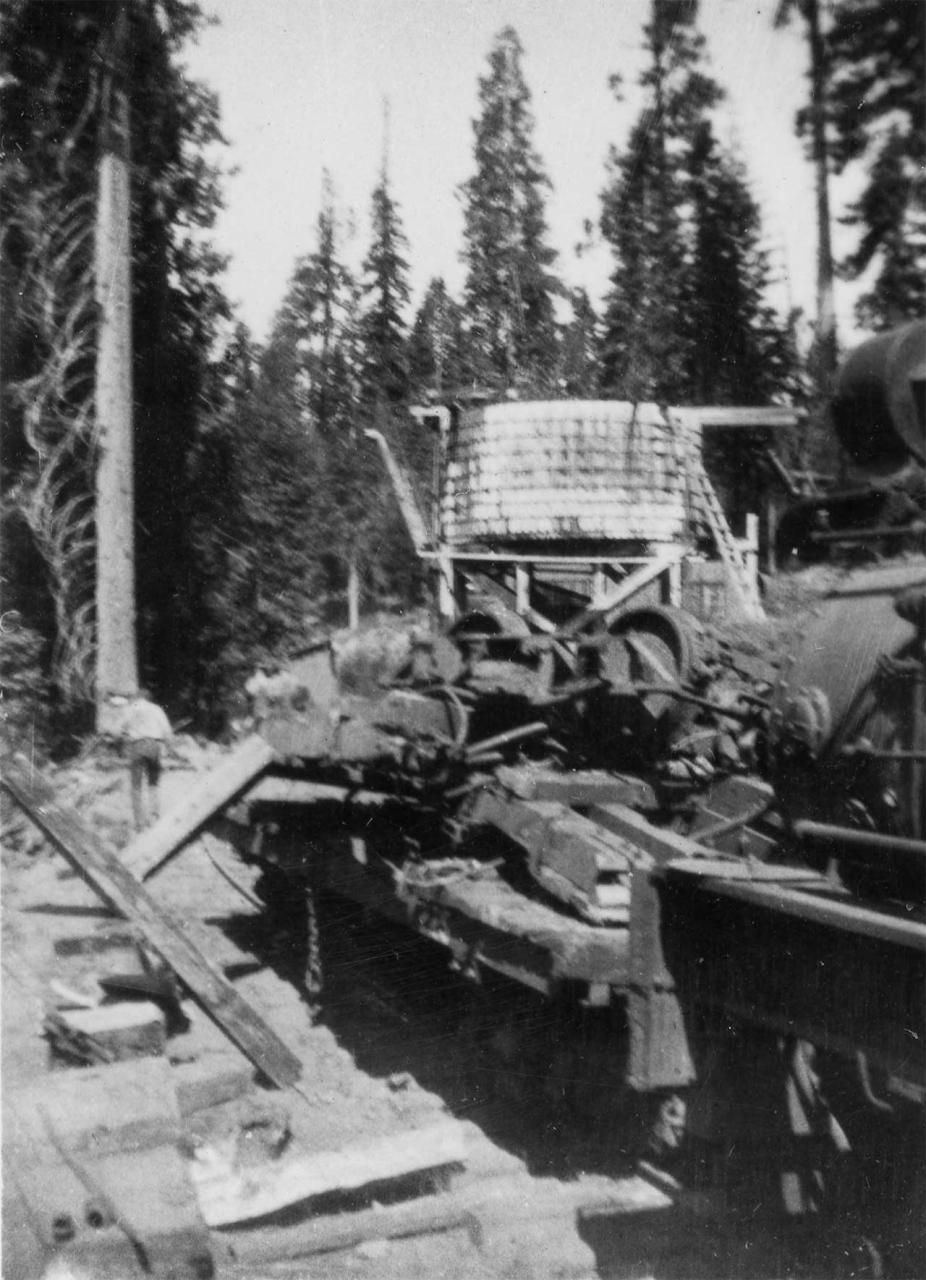 Clearing a wreck, 1930s.